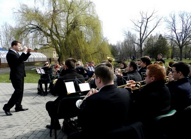 2017. március 15. 43